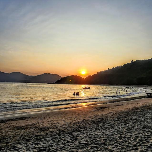 Chale Rustico E Charmoso Na Praia Para Casal! Lägenhet Ubatuba Exteriör bild